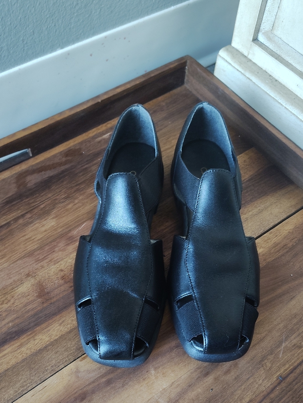Women's Black Leather Slip-On Dress Shoes